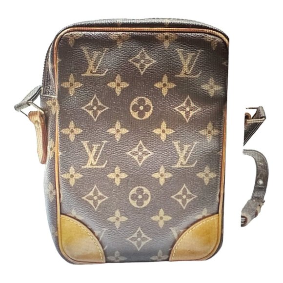 Louis Vuitton Vintage Danube Monogram Shoulder or Crossbody Bag Unisex - Picture 4 of 15